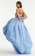 oscar-de-la-renta-blue-crystal-embroidered-bodice-draped-skirt-gown (2)
